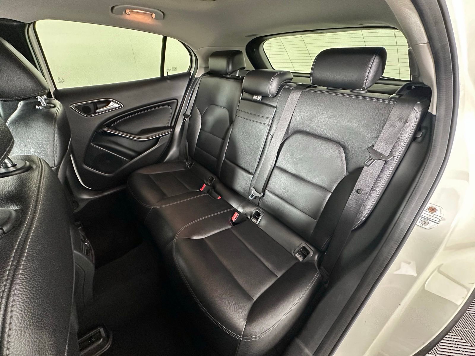 Used 2015 Mercedes-Benz GLA 250 4MATIC image 27