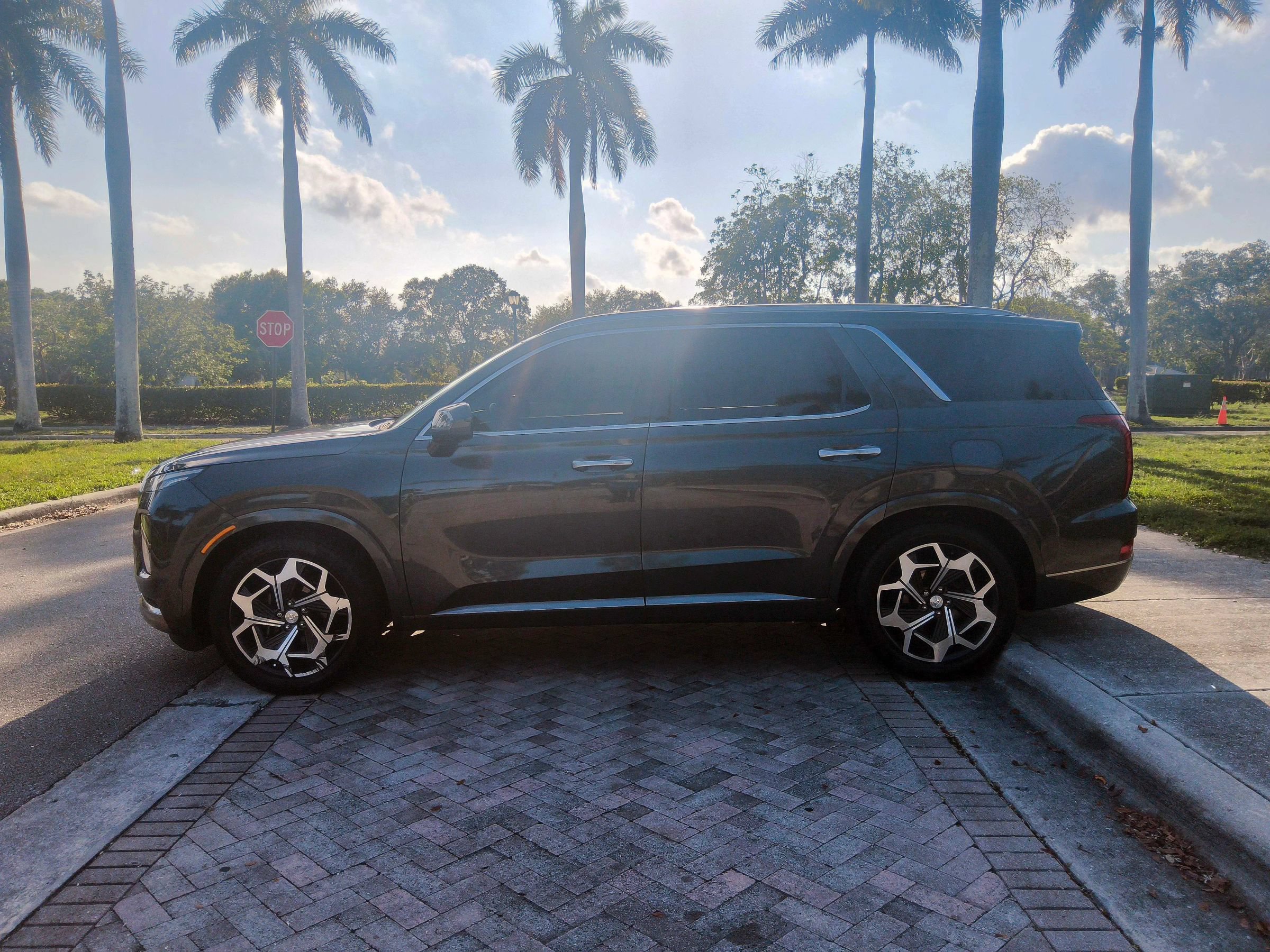 Used 2022 Hyundai Palisade Calligraphy w/ Cargo Package FWD image 18