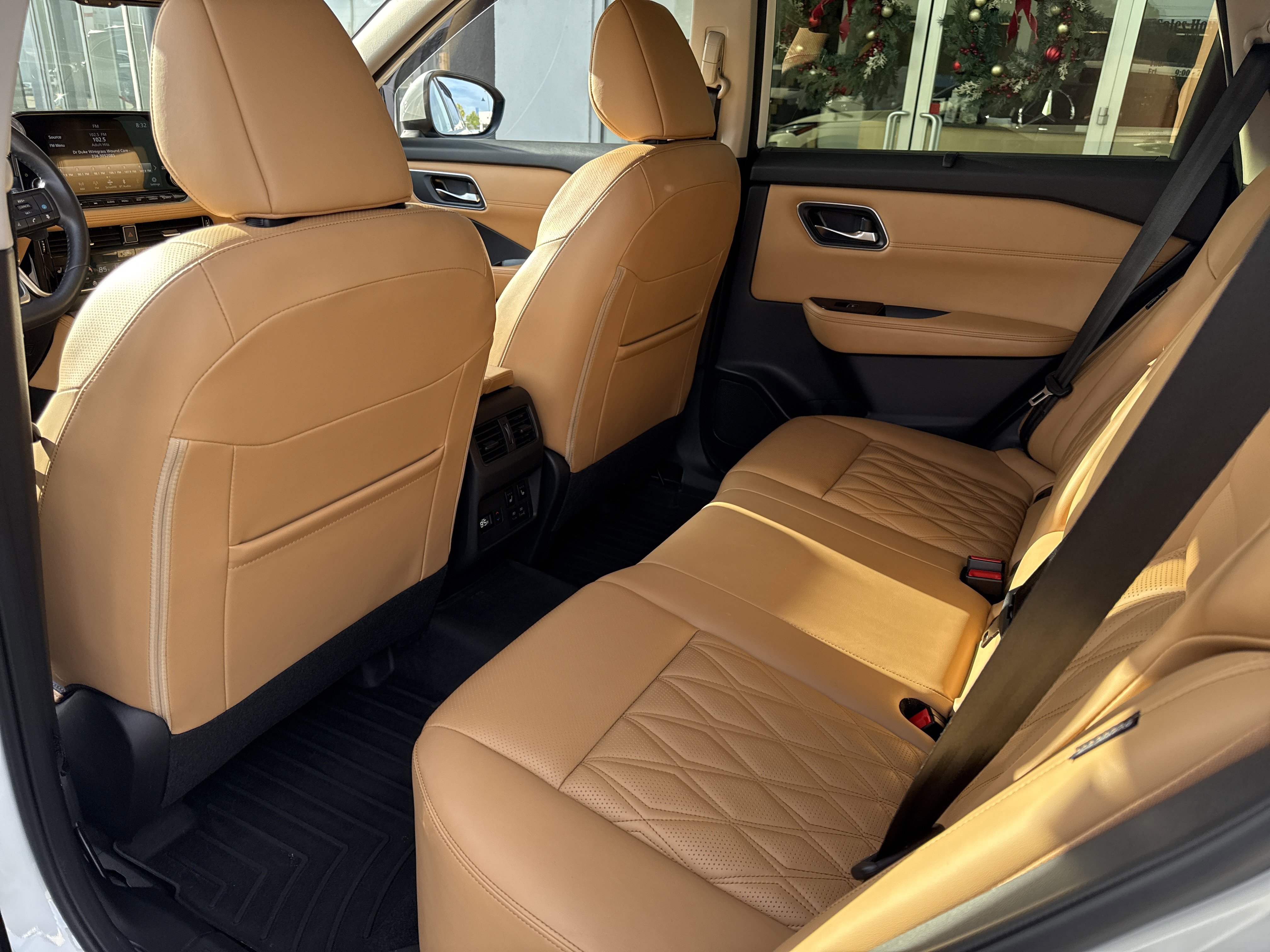 Used 2023 Nissan Rogue Platinum w/ Platinum Premium Package image 12