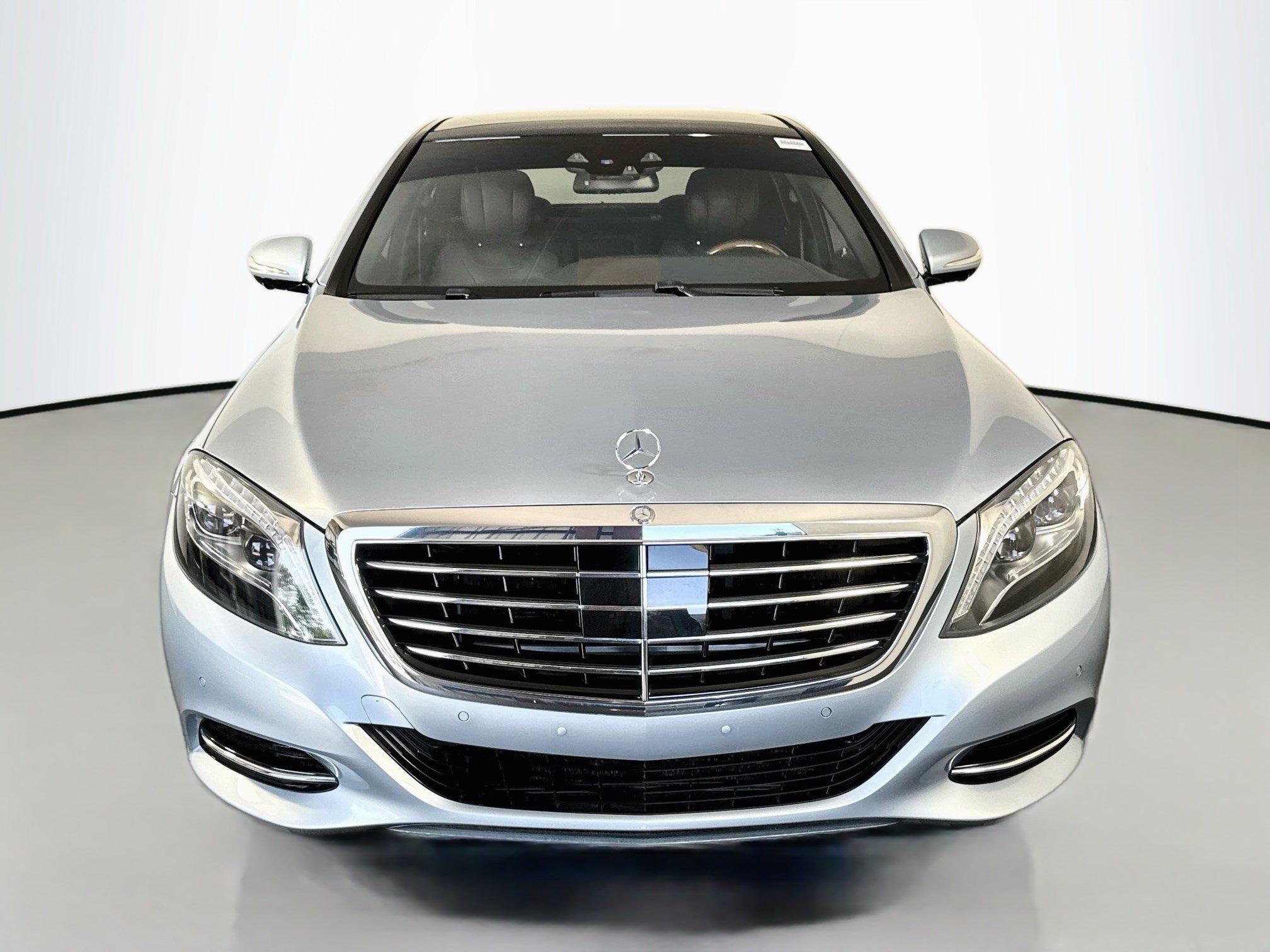 Used 2016 Mercedes-Benz S 550 4MATIC Sedan image 2