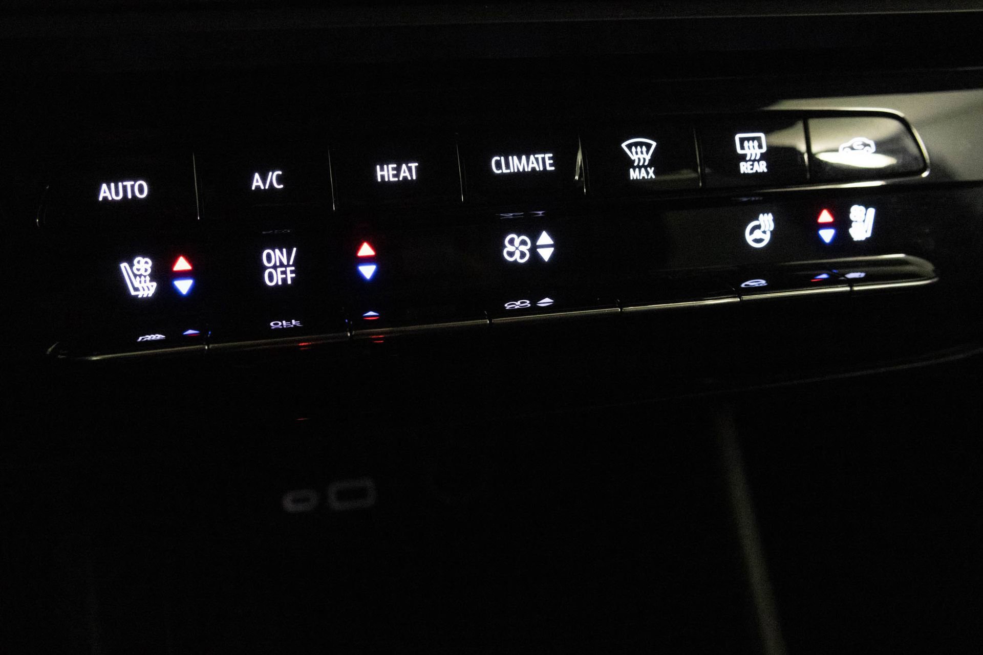 Used 2022 Chevrolet Bolt EUV Premier w/ Sun & Sound Package image 25