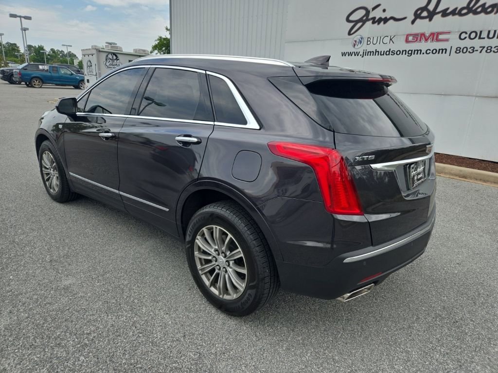 Used 2017 Cadillac XT5 Luxury w/ Driver Awareness Package FWD image 3