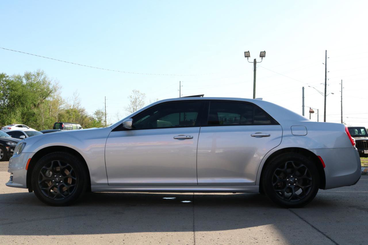 Used 2021 Chrysler 300 Touring L w/ Popular Equipment Group AWD/4WD image 16