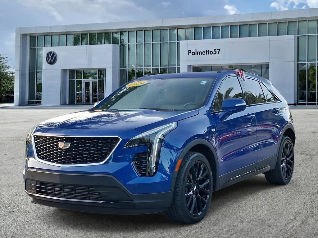 Used 2022 Cadillac XT4 Sport w/ Comfort Package FWD image 3