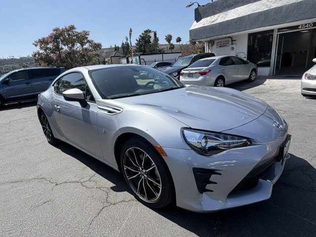 Used 2020 Toyota 86 RWD image 9