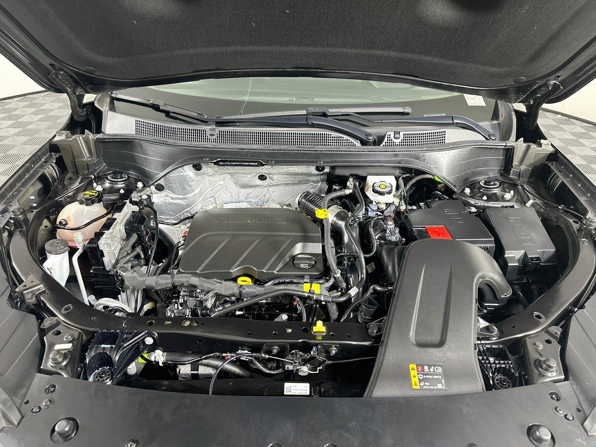 Used 2026 Chevrolet Trax LT w/ LT Convenience Package FWD image 32
