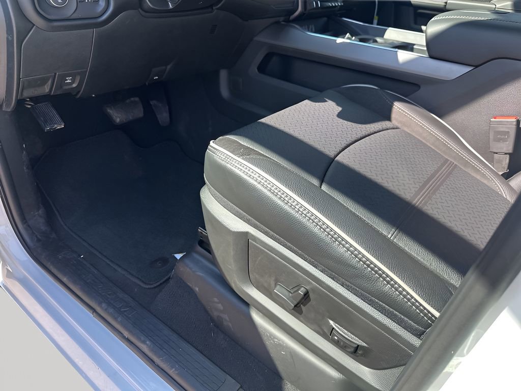 New 2026 RAM 2500 Laramie w/ Night Edition image 28