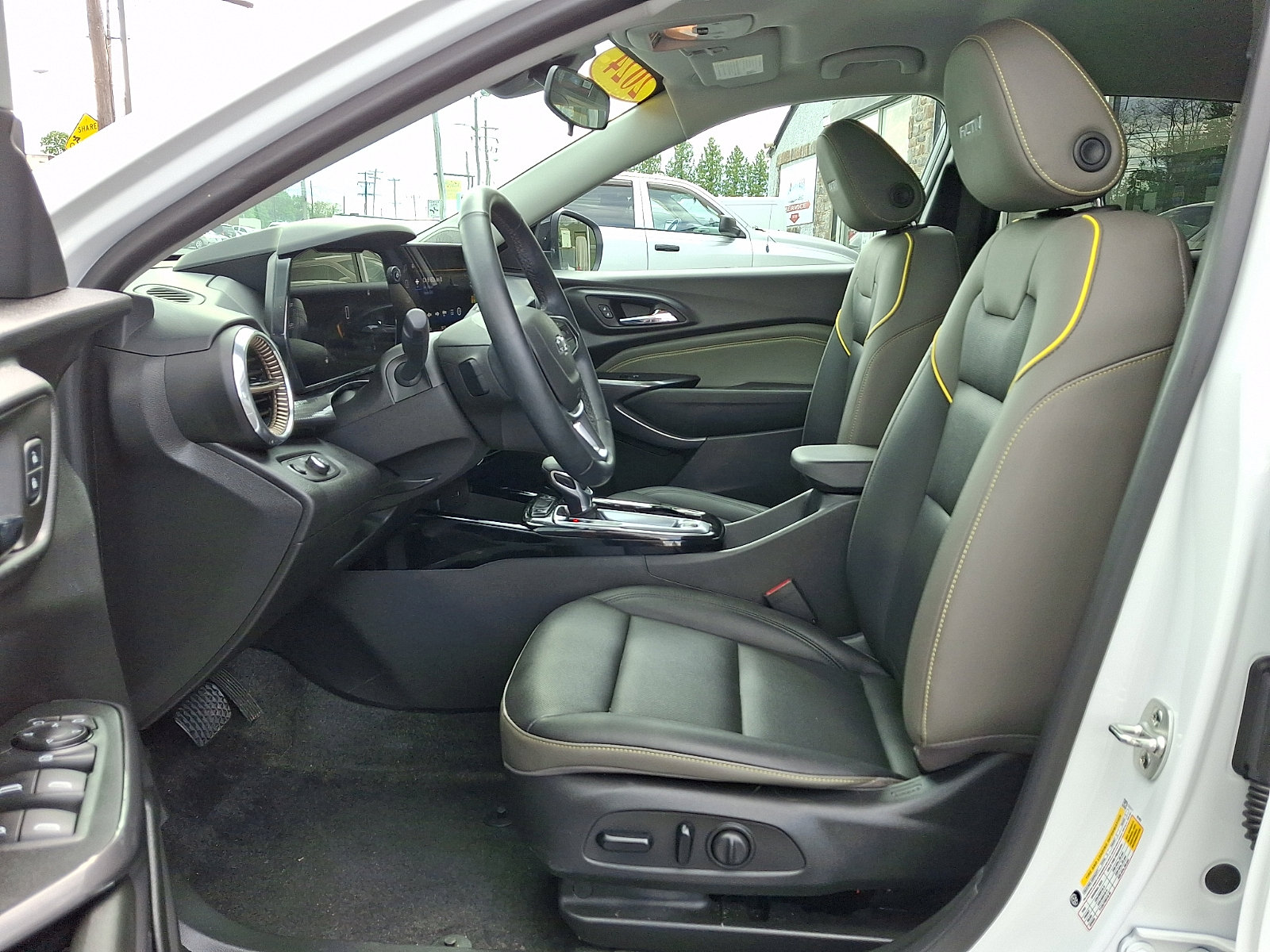 Used 2024 Chevrolet Trax ACTIV FWD image 14