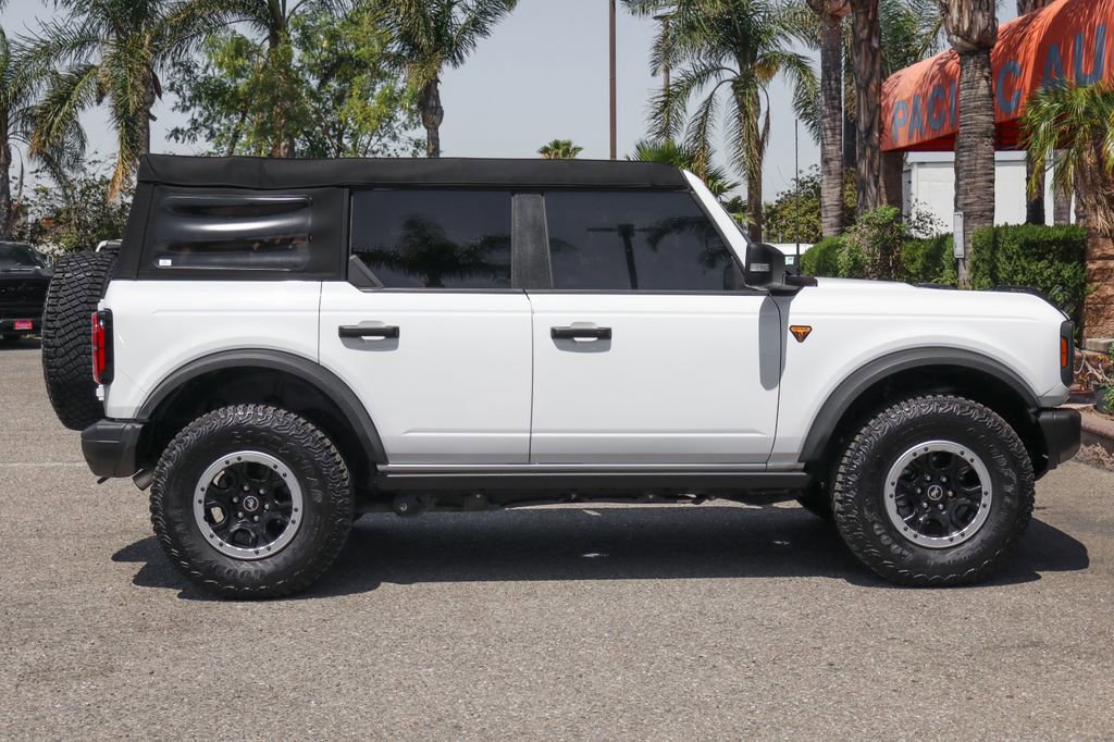 Used 2023 Ford Bronco Badlands w/ Sasquatch Package AWD/4WD image 11
