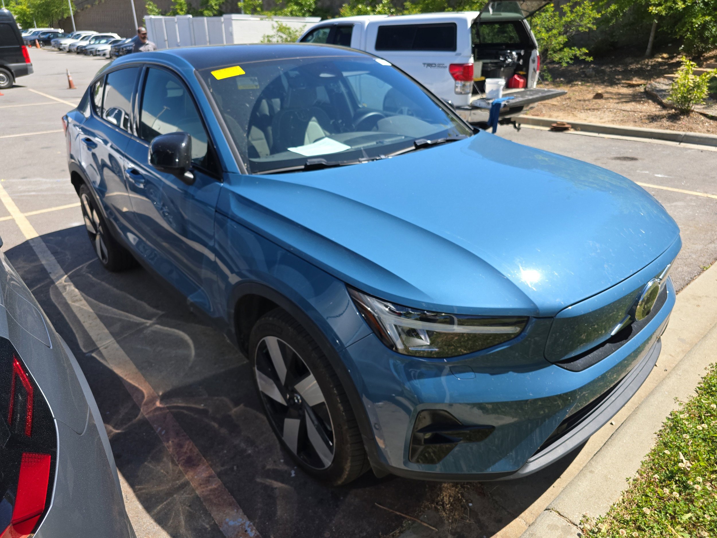 Used 2023 Volvo C40 P8 Recharge Ultimate AWD/4WD image 1
