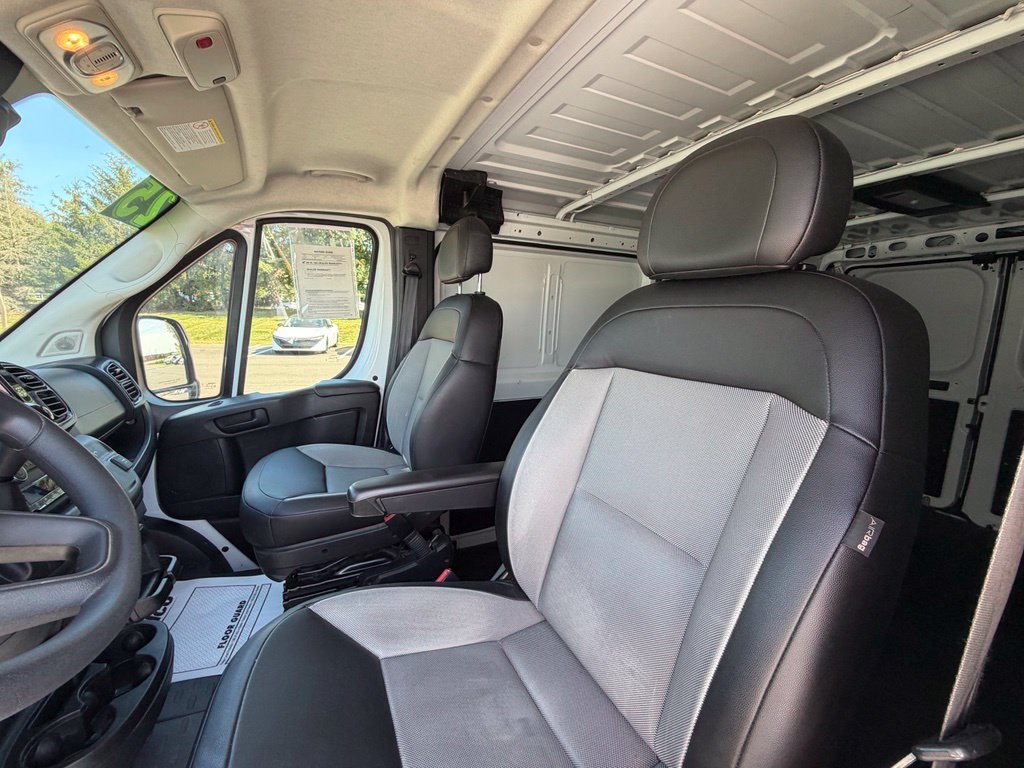 Used 2025 RAM ProMaster 2500 w/ Convenience Group FWD image 7