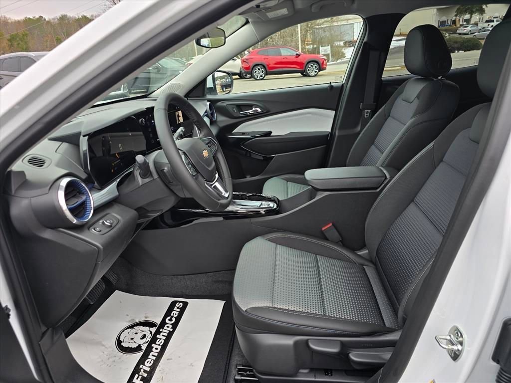 New 2026 Chevrolet Trax LT w/ Driver Confidence Package FWD image 9
