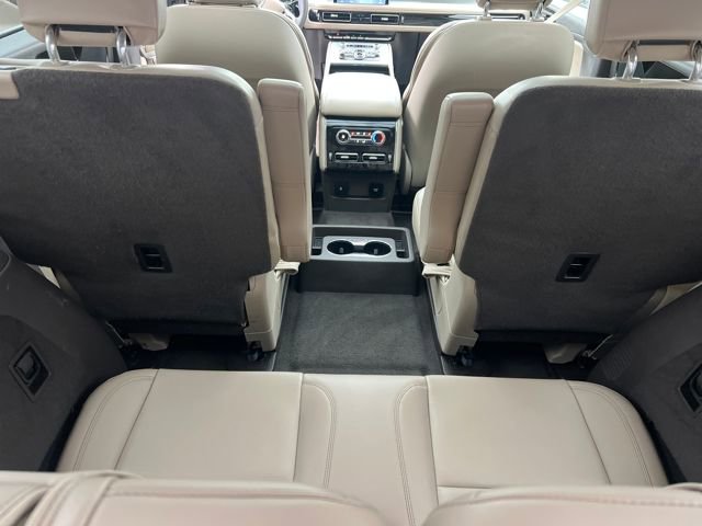 Used 2023 Lincoln Aviator AWD w/ Premium Package image 18