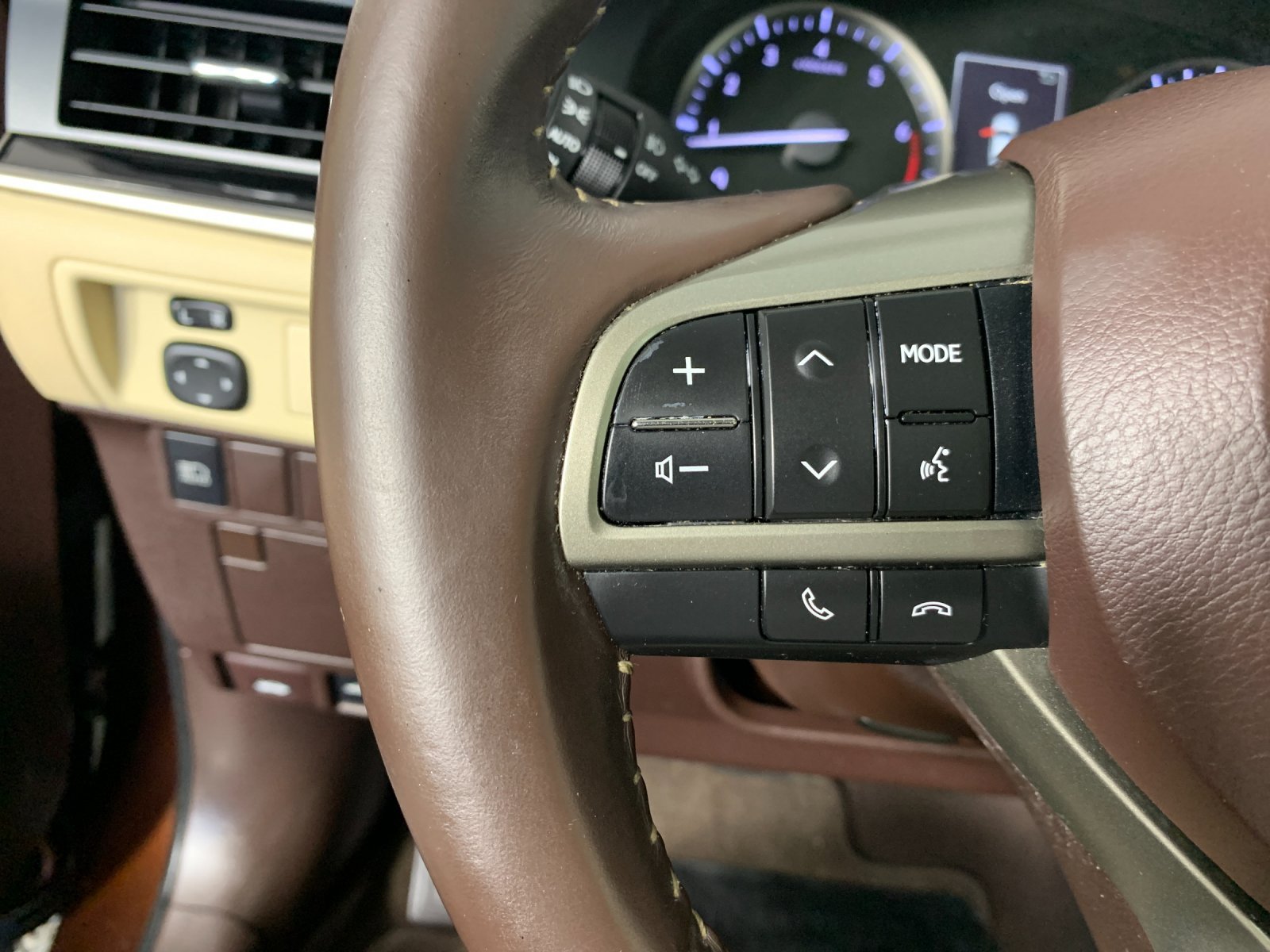 Used 2018 Lexus ES 350 w/ Accessory Package 2 FWD image 16