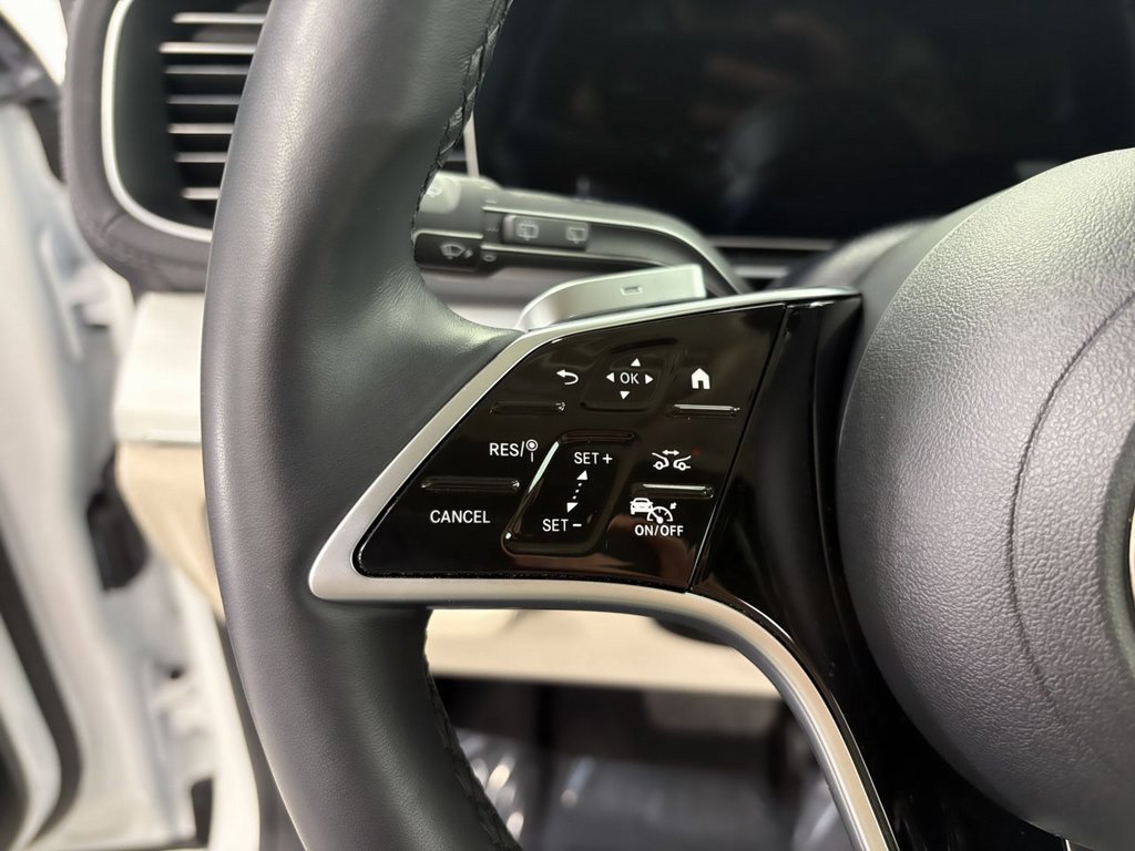 Used 2024 Mercedes-Benz GLE 450e 4MATIC image 11