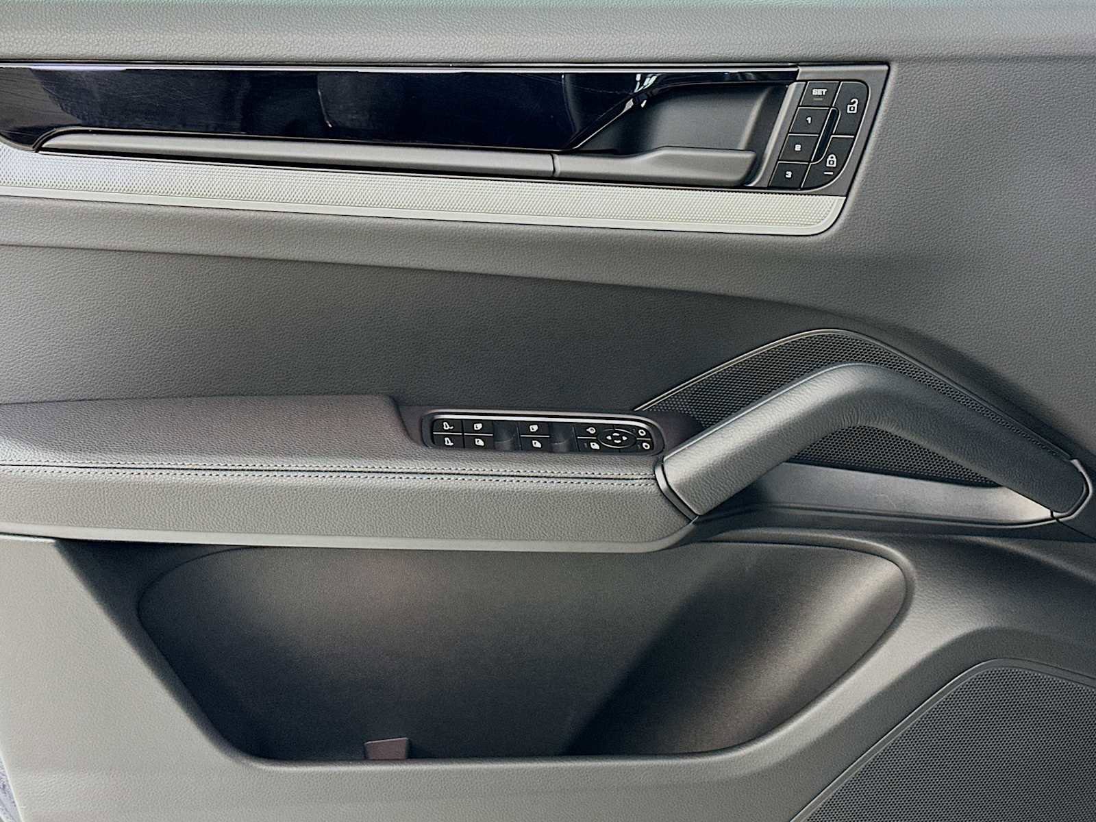 New 2026 Porsche Cayenne S image 11