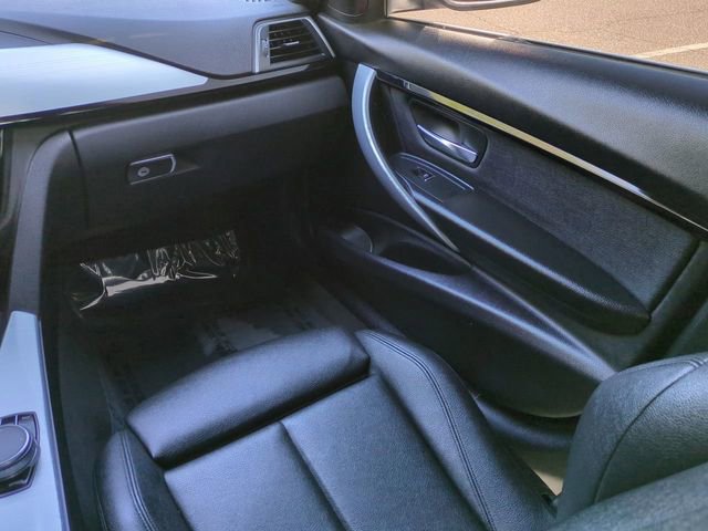 Used 2018 BMW 330i xDrive Sedan w/ Convenience Package image 16