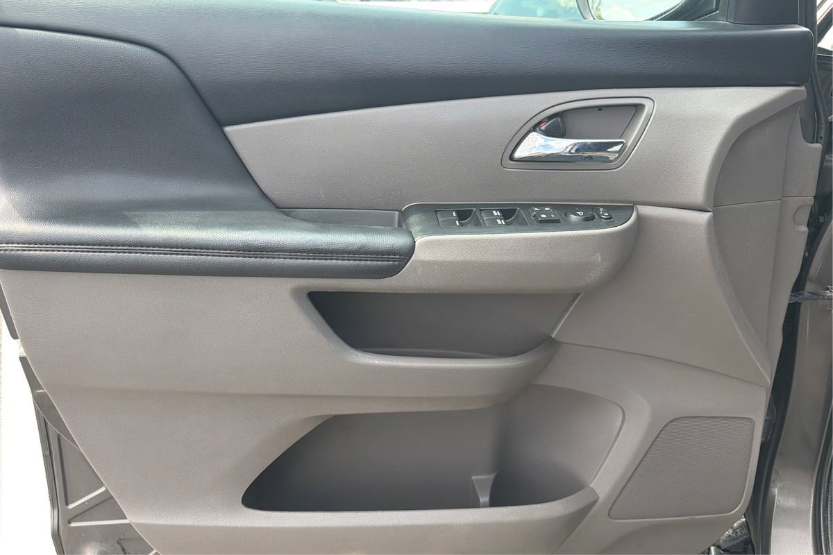 Used 2015 Honda Odyssey EX image 19