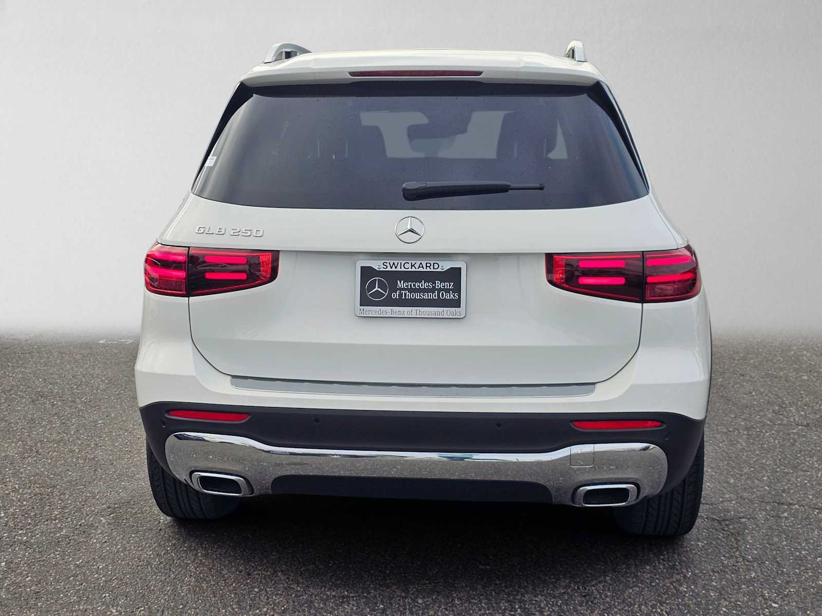 New 2026 Mercedes-Benz GLB 250 image 4