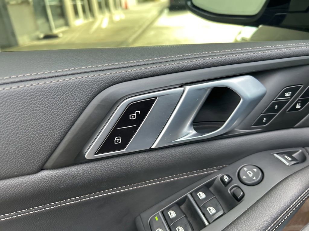 Used 2020 BMW X5 M50i image 47