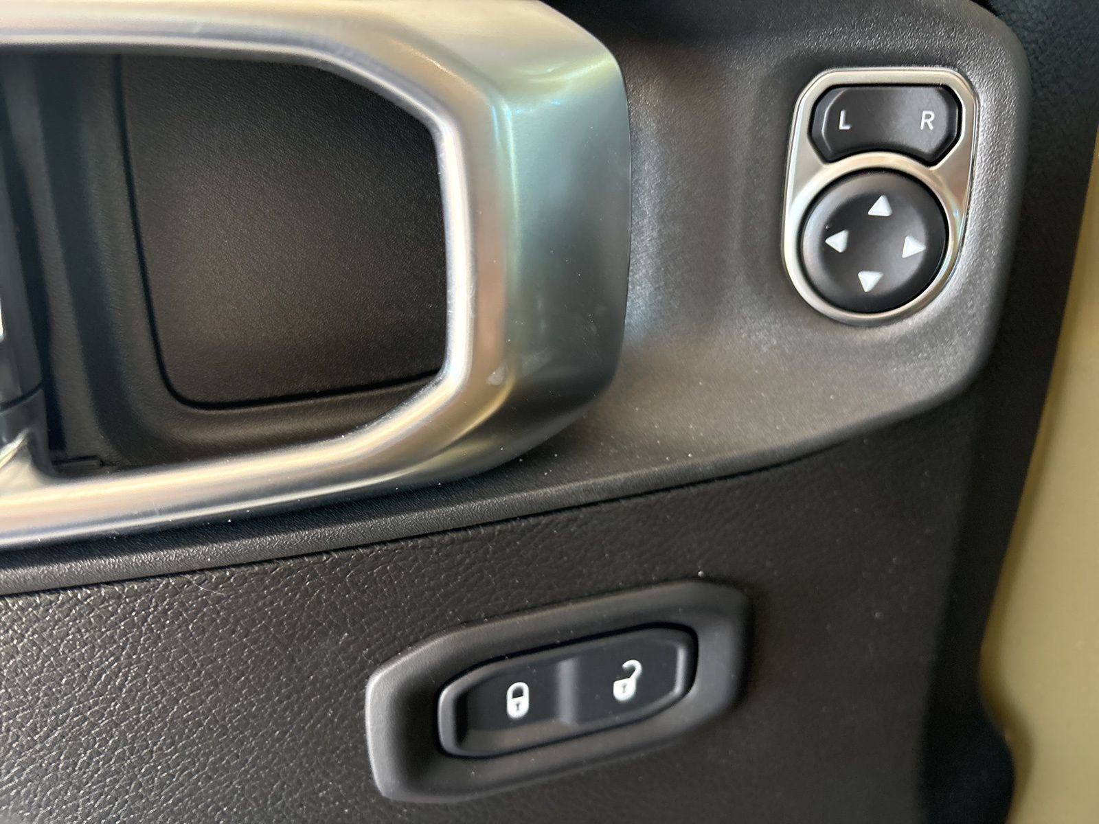 New 2026 Jeep Gladiator Willys AWD/4WD image 11