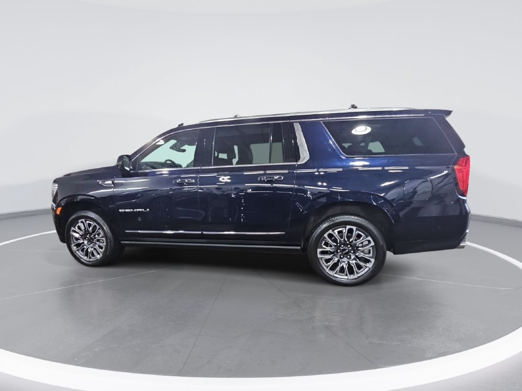 Certified 2023 GMC Yukon XL Denali Ultimate w/ LPO, Floor Liner Package AWD/4WD image 7