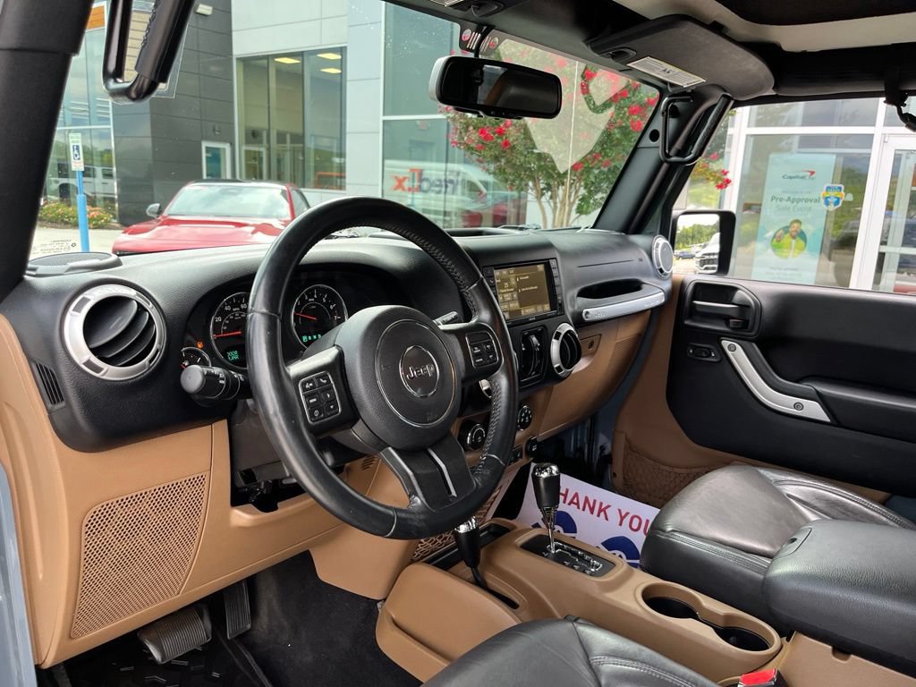Used 2015 Jeep Wrangler Unlimited Sahara w/ Max Tow Package AWD/4WD image 6