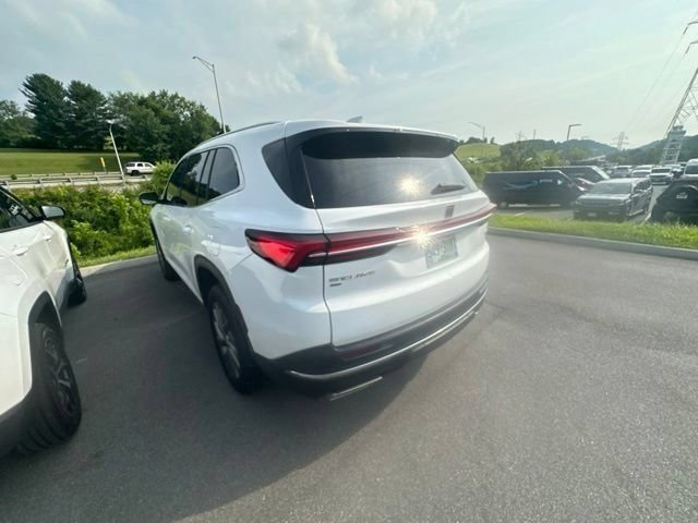 Used 2025 Buick Enclave Preferred AWD/4WD image 23