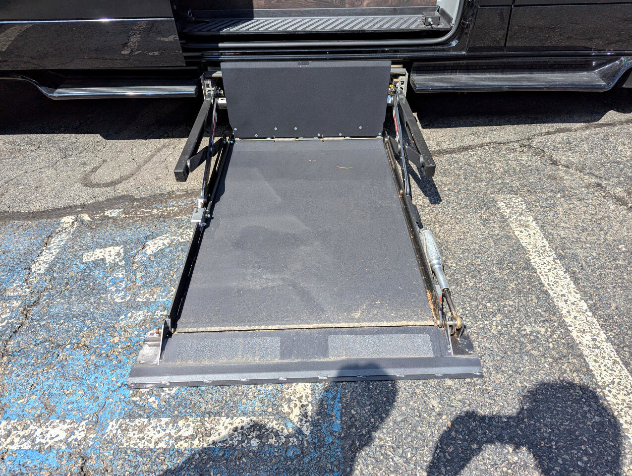 Used 2017 Mercedes-Benz Sprinter 2500 image 34