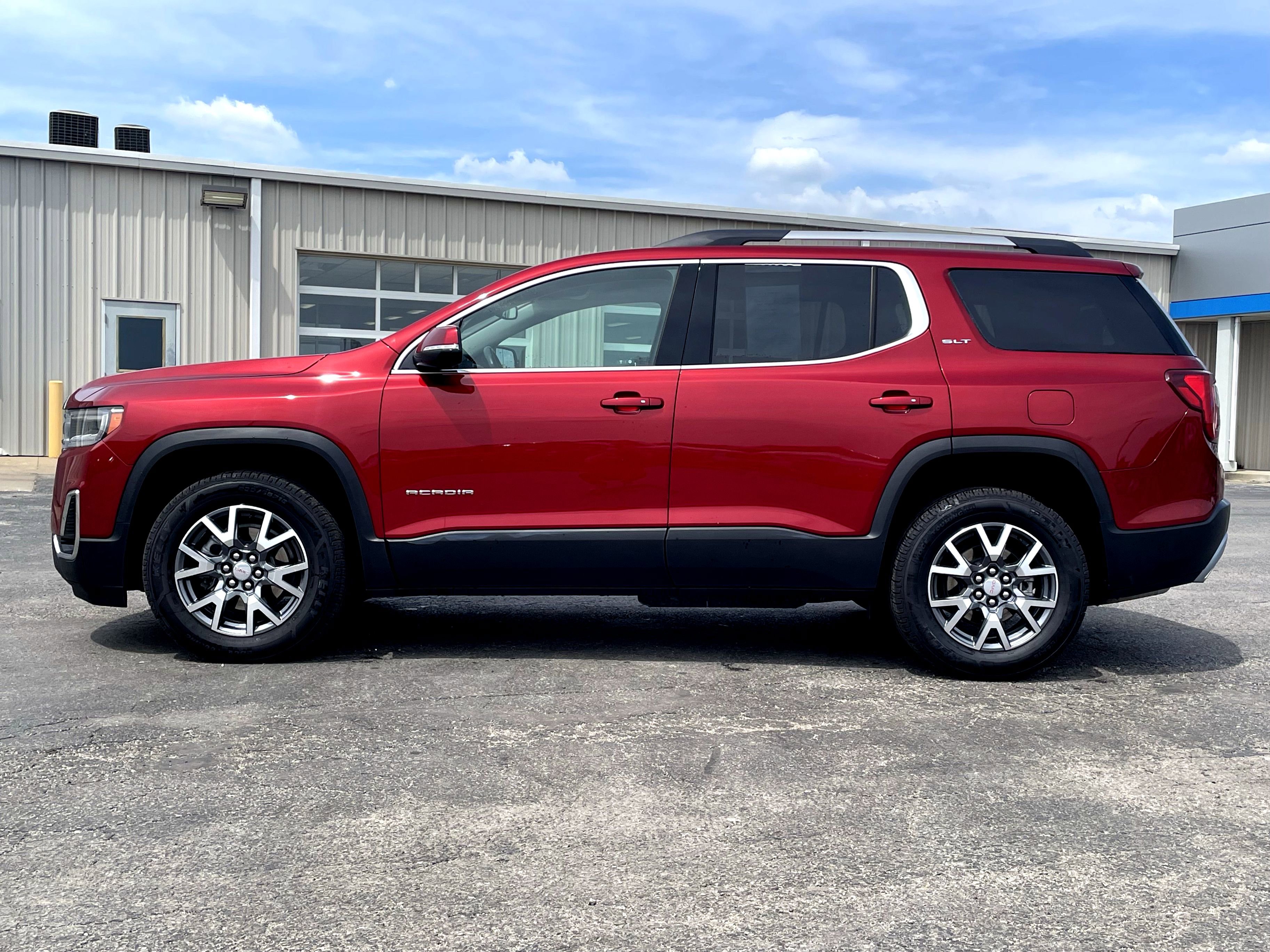 Used 2023 GMC Acadia SLT AWD/4WD image 6