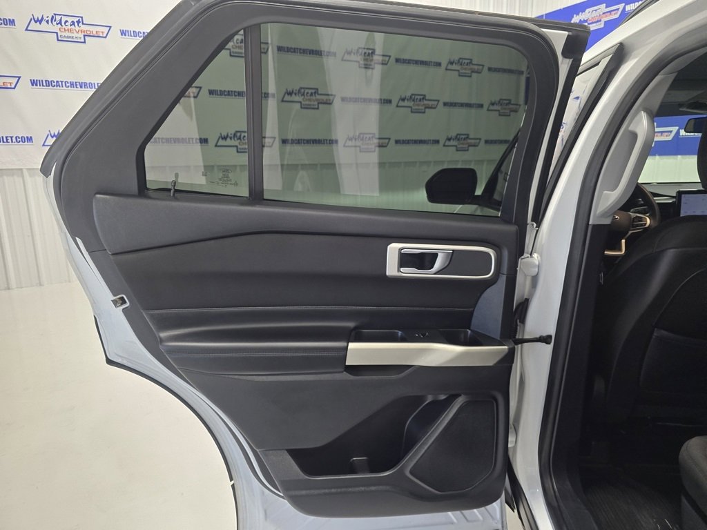 Used 2020 Ford Explorer XLT w/ Comfort Package image 19