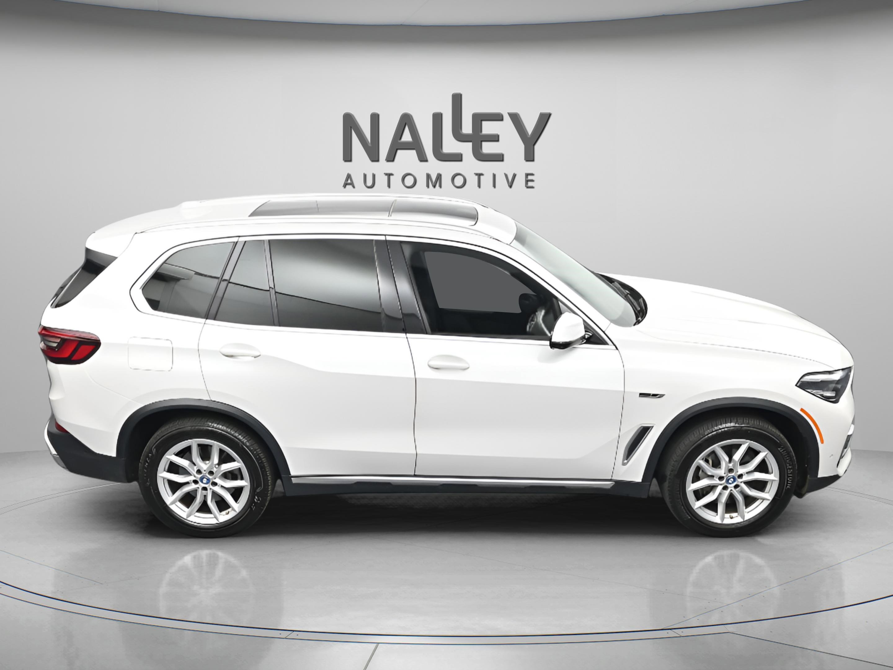 Used 2022 BMW X5 xDrive45e w/ Parking Assistance Package image 20