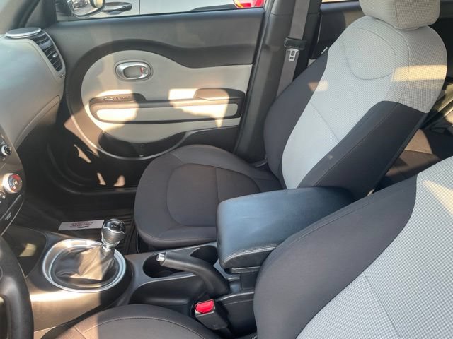 Used 2015 Kia Soul FWD image 25