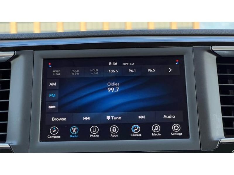 Used 2020 Chrysler Voyager Lxi image 40
