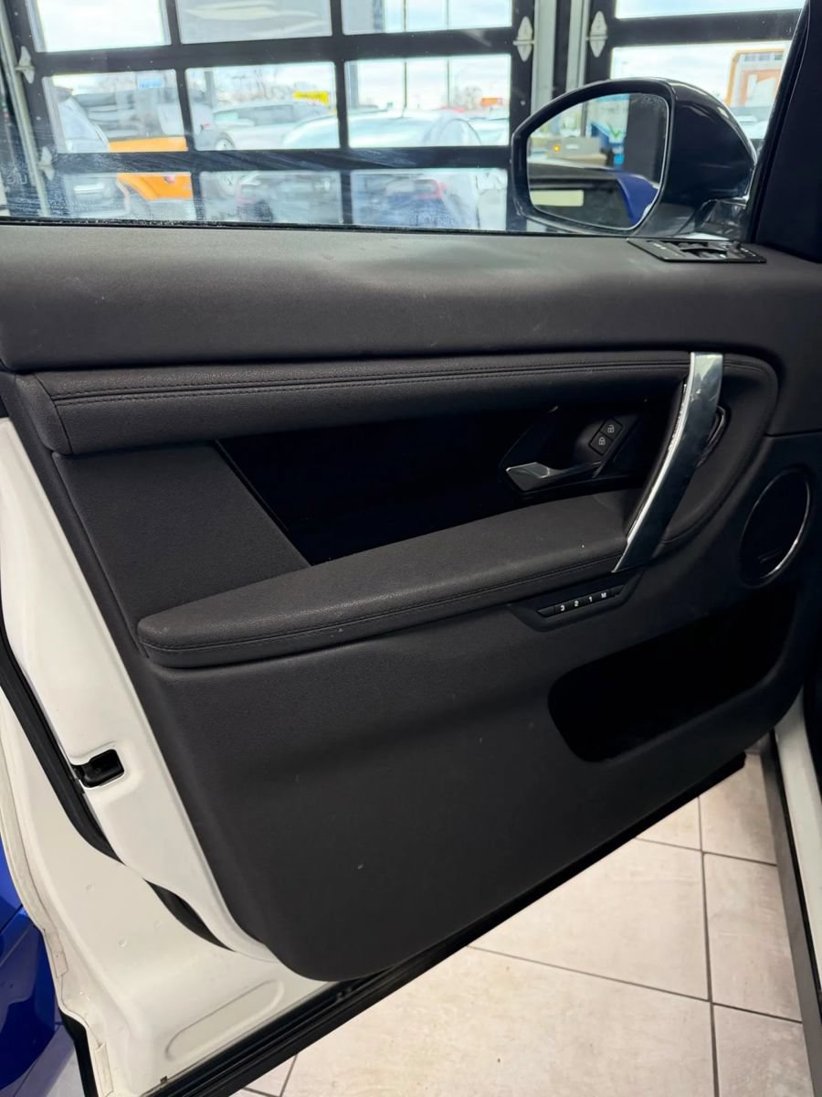 Used 2022 Land Rover Discovery Sport SE AWD/4WD image 18