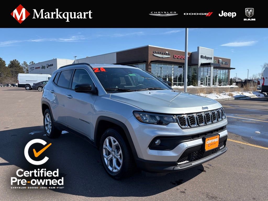 Used 2024 Jeep Compass Latitude AWD/4WD image 1