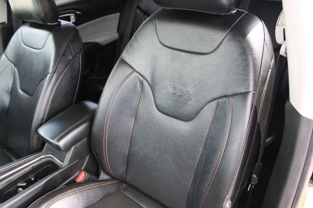 Used 2022 Jeep Compass Latitude image 17