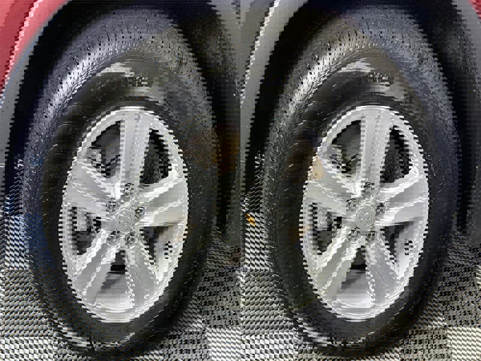 Used 2022 Chevrolet Trax LT w/ LT Convenience Package image 11