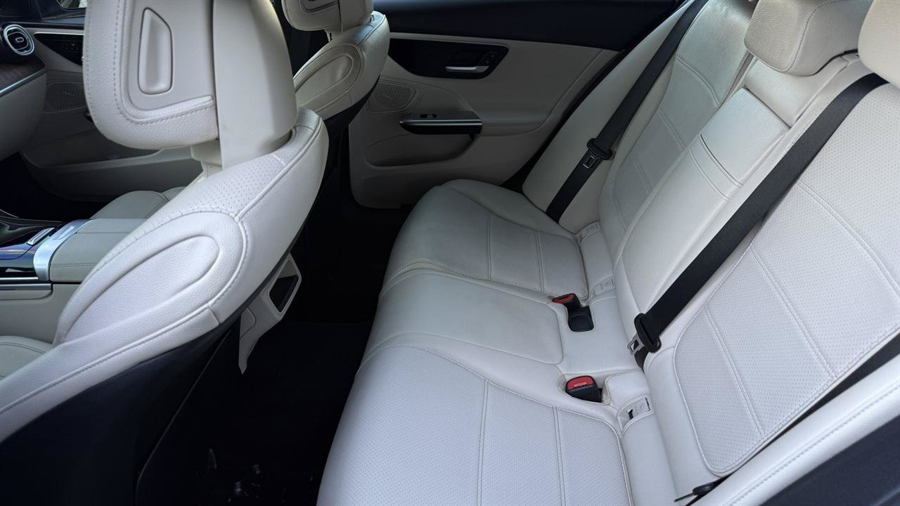 Used 2022 Mercedes-Benz C 300 4MATIC Sedan image 31