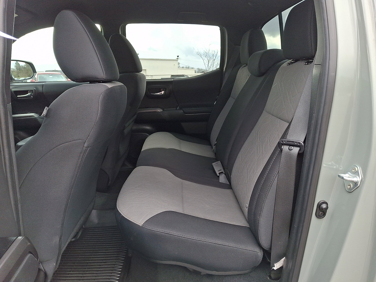 Used 2023 Toyota Tacoma TRD Off-Road image 9