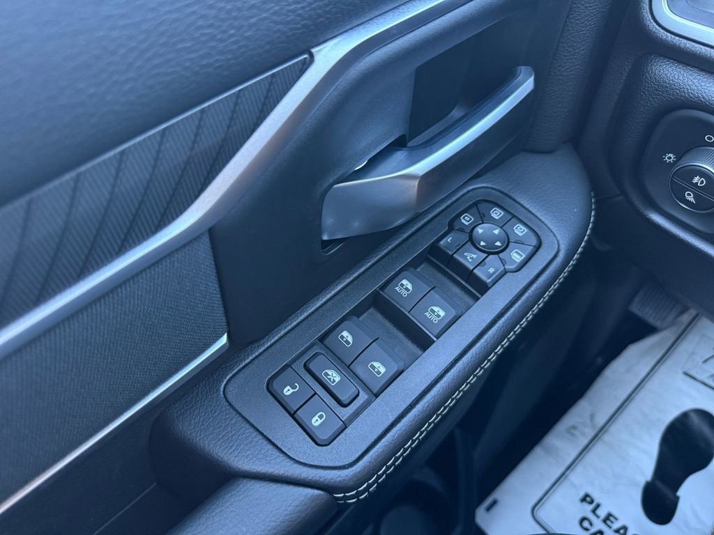 New 2026 RAM 2500 Big Horn AWD/4WD image 26