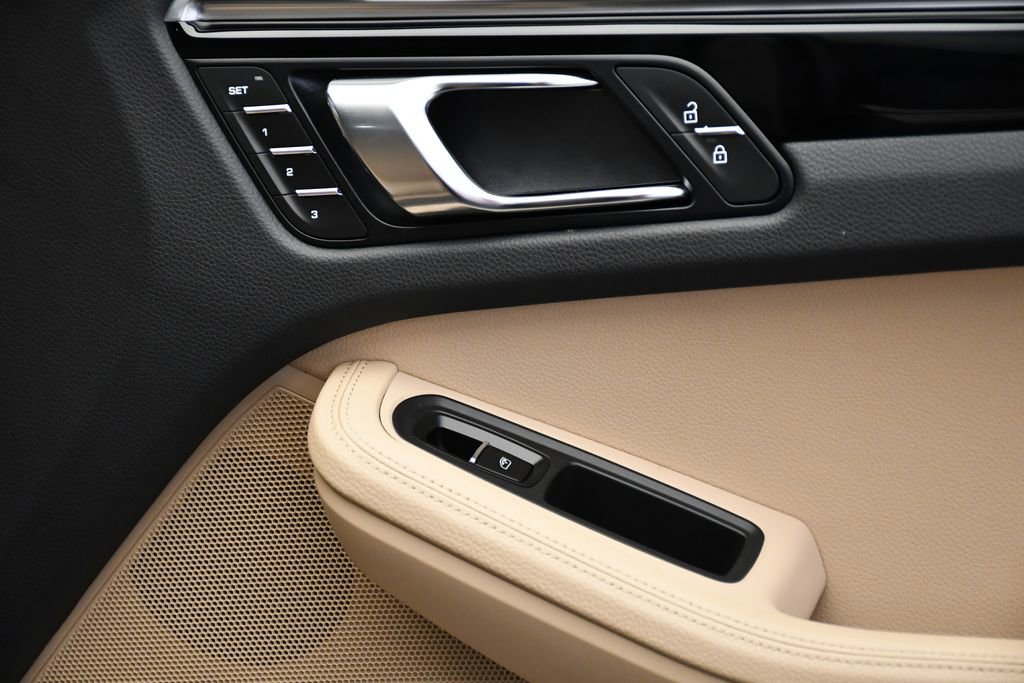 Certified 2023 Porsche Macan Turbo image 47