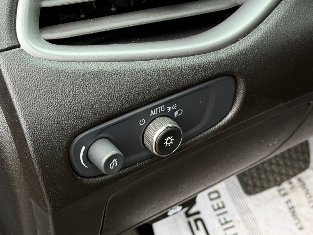 Used 2024 Chevrolet Malibu LT FWD image 19