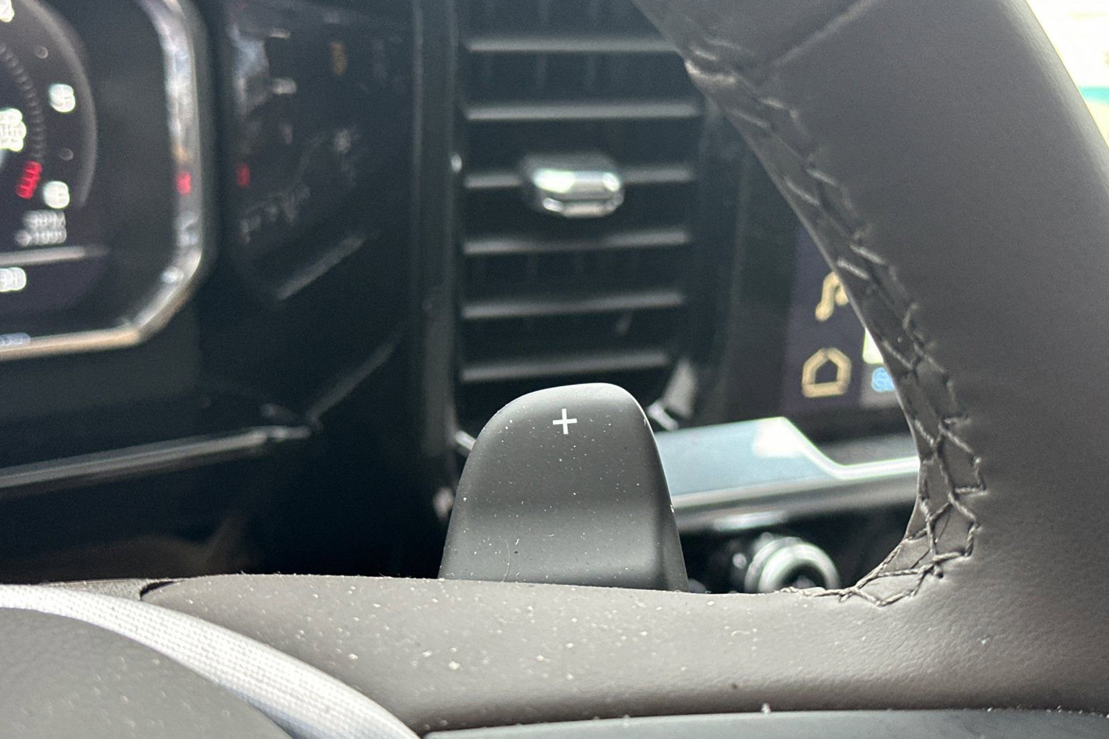 Used 2025 GMC Sierra 1500 SLT w/ SLT Premium Plus Package image 39