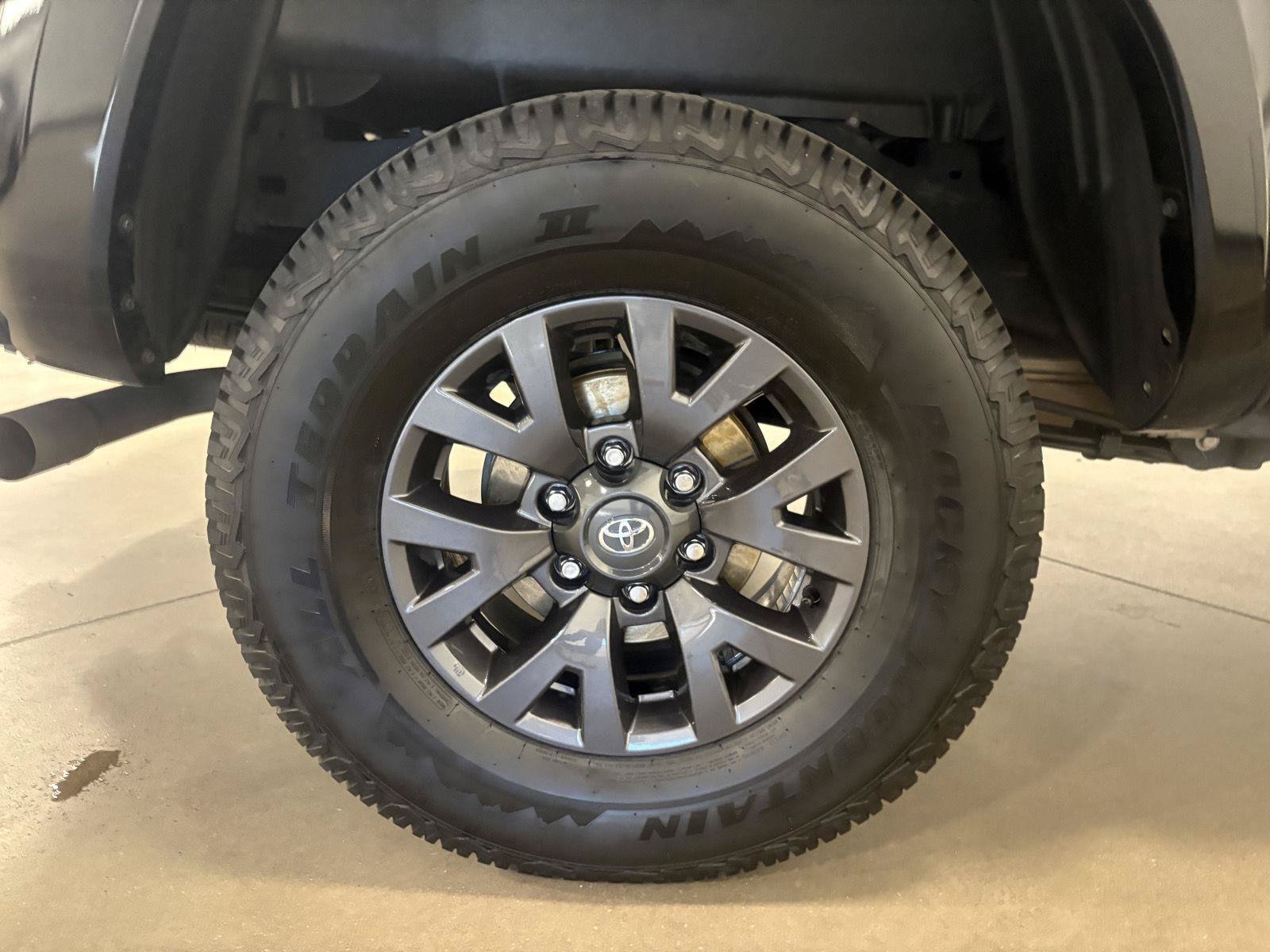 Used 2023 Toyota Tacoma SR5 AWD/4WD image 46