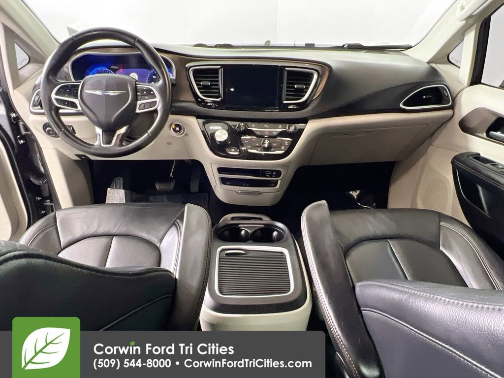 Used 2018 Chrysler Pacifica Touring-L Plus image 7