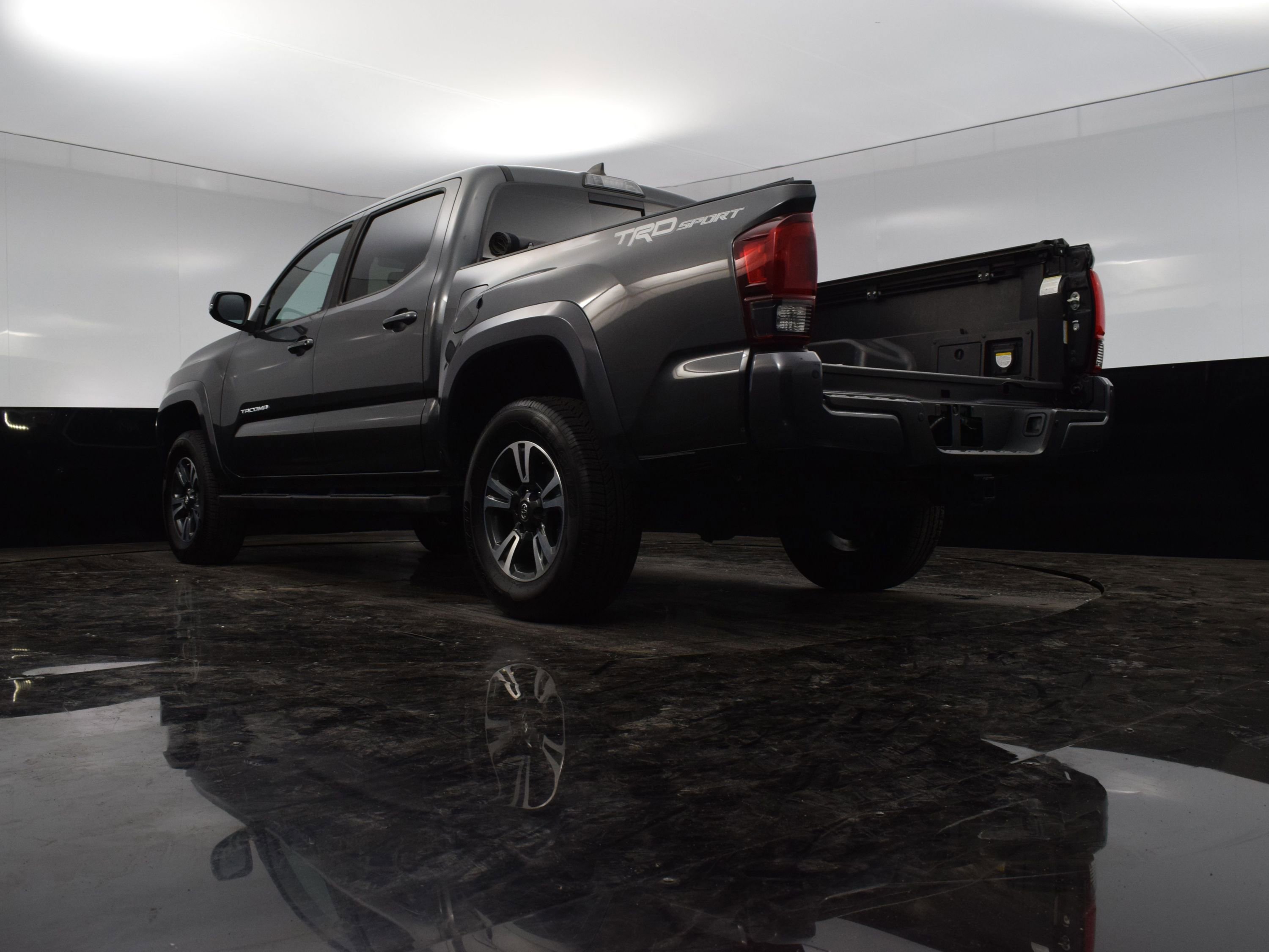 Used 2019 Toyota Tacoma SR5 image 19
