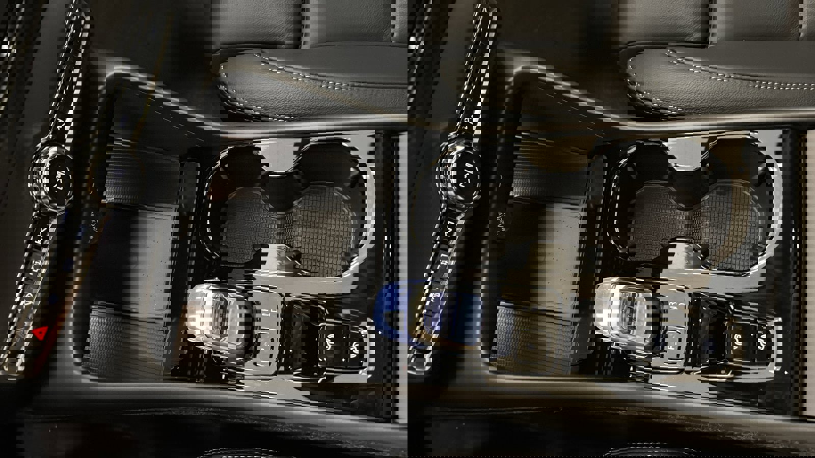 Used 2026 Volvo XC40 B5 Plus w/ Protection Package Premier image 19