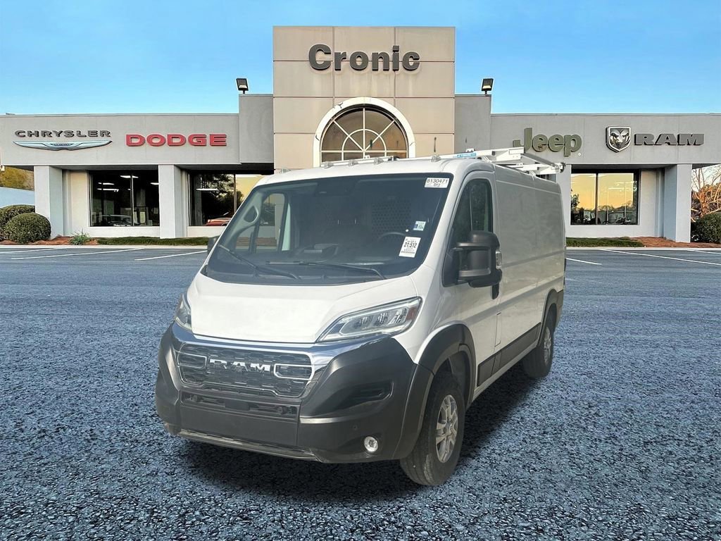 Used 2025 RAM ProMaster 2500 w/ Quick Order Package 22G SLT FWD image 2