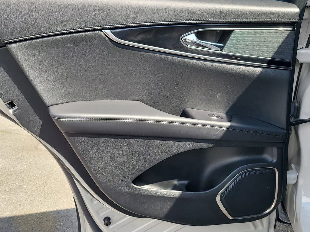 Used 2023 Lincoln Nautilus AWD image 9